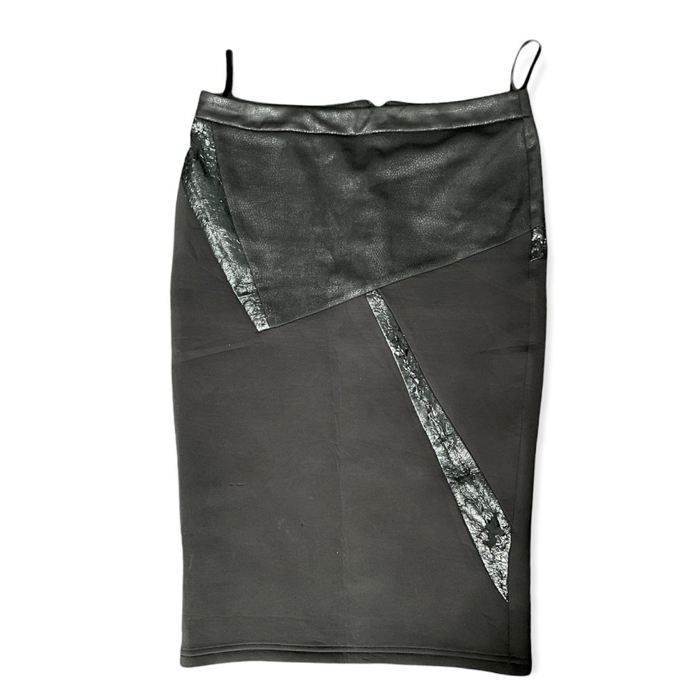 ‼️Any 2 for $20‼️: River Island Black Midi Skirt
